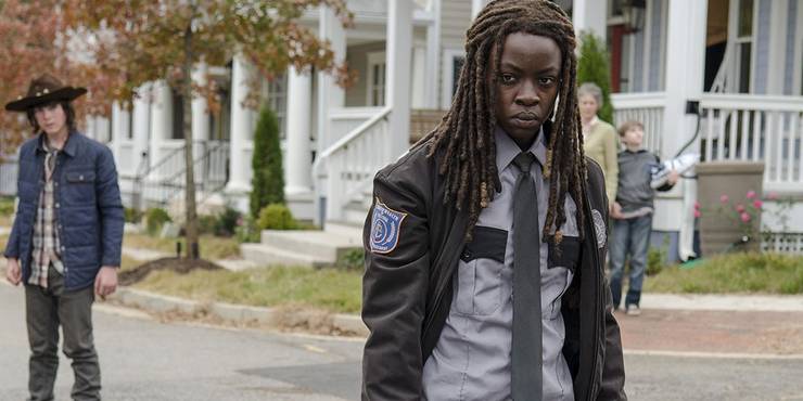 The Walking Dead 5 Reasons Carol Is The Toughest Character In The Show (& 5 Reasons Its Michonne) The Walking Dead 5 Reasons Carol Is The Toughest Character In The Show (& 5 Reasons Its Michonne)